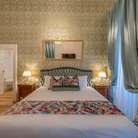 Palazzo Monga Boutique Guesthouse Верона Екстер'єр фото