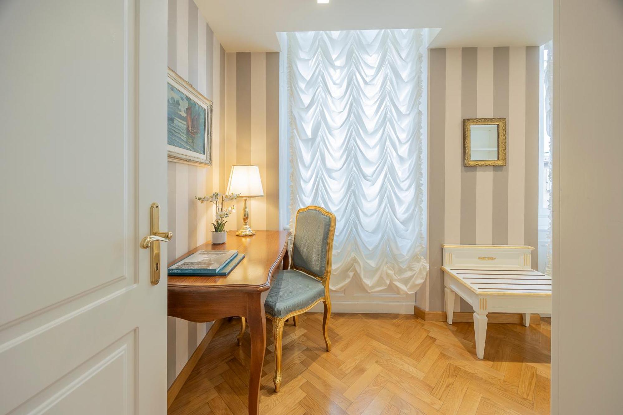 Palazzo Monga Boutique Guesthouse Верона Екстер'єр фото