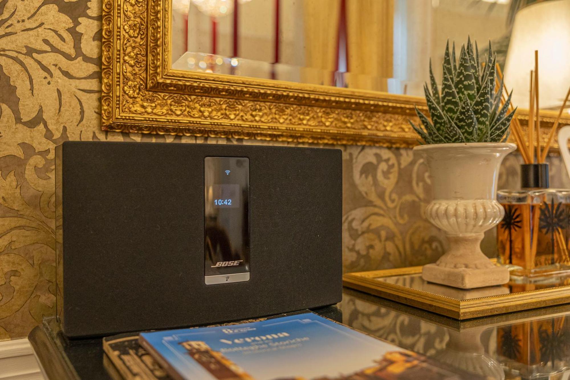 Palazzo Monga Boutique Guesthouse Верона Екстер'єр фото